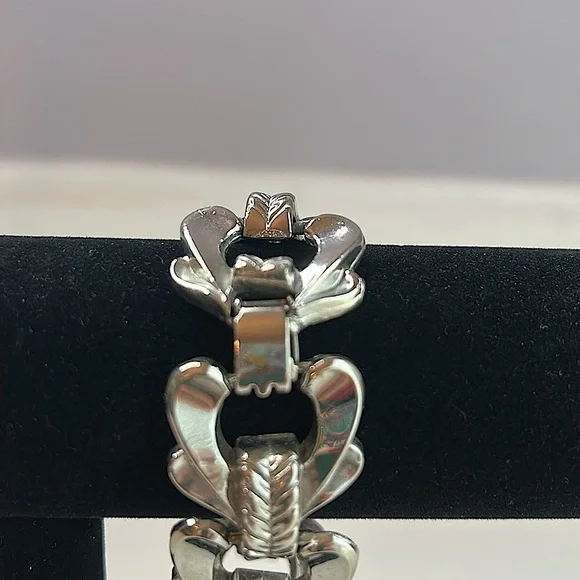 Vintage Silver tone Chain Link Bracelet - Picture 6 of 10